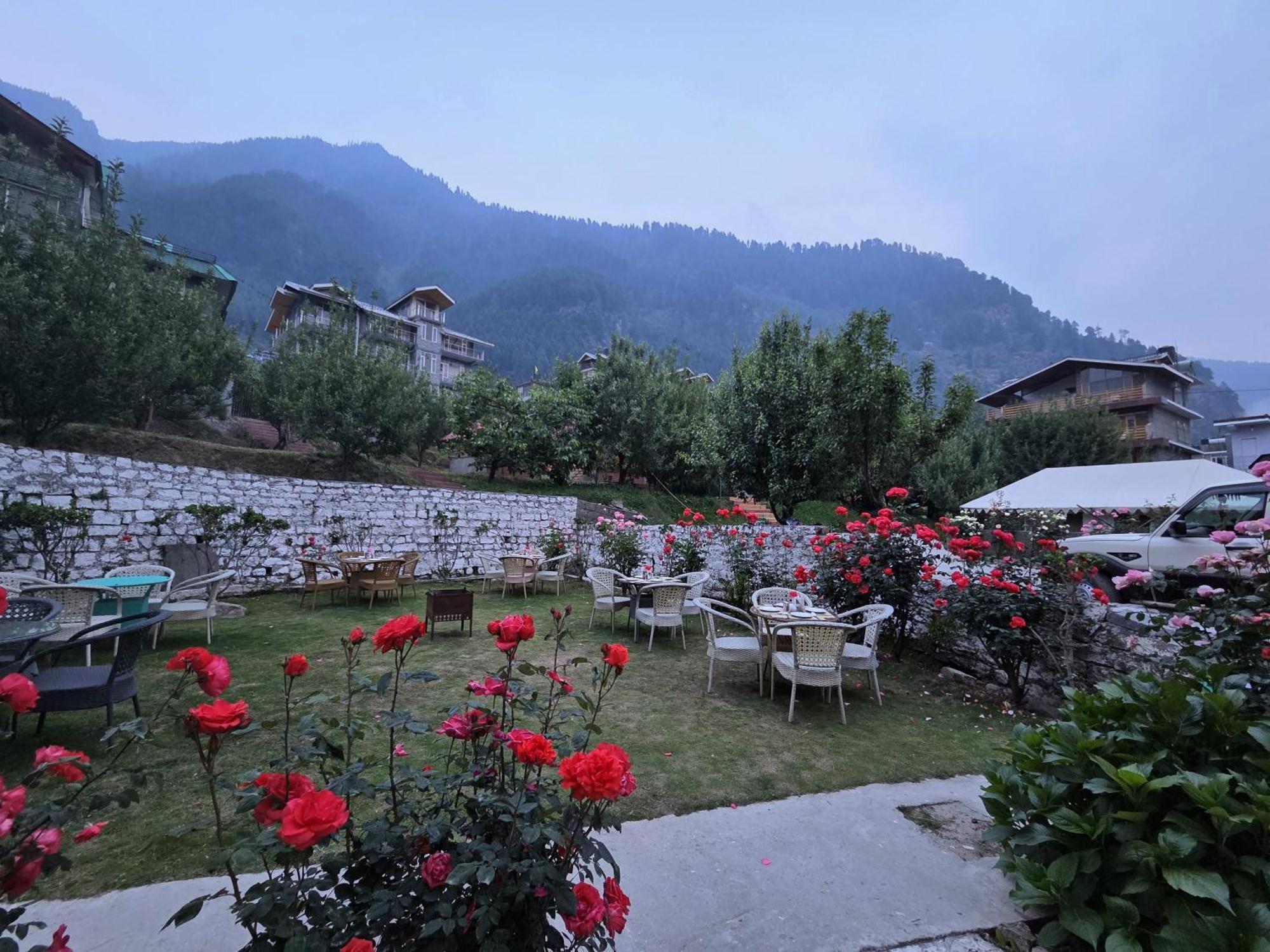 Hill River Resort By West Western Manāli Zewnętrze zdjęcie