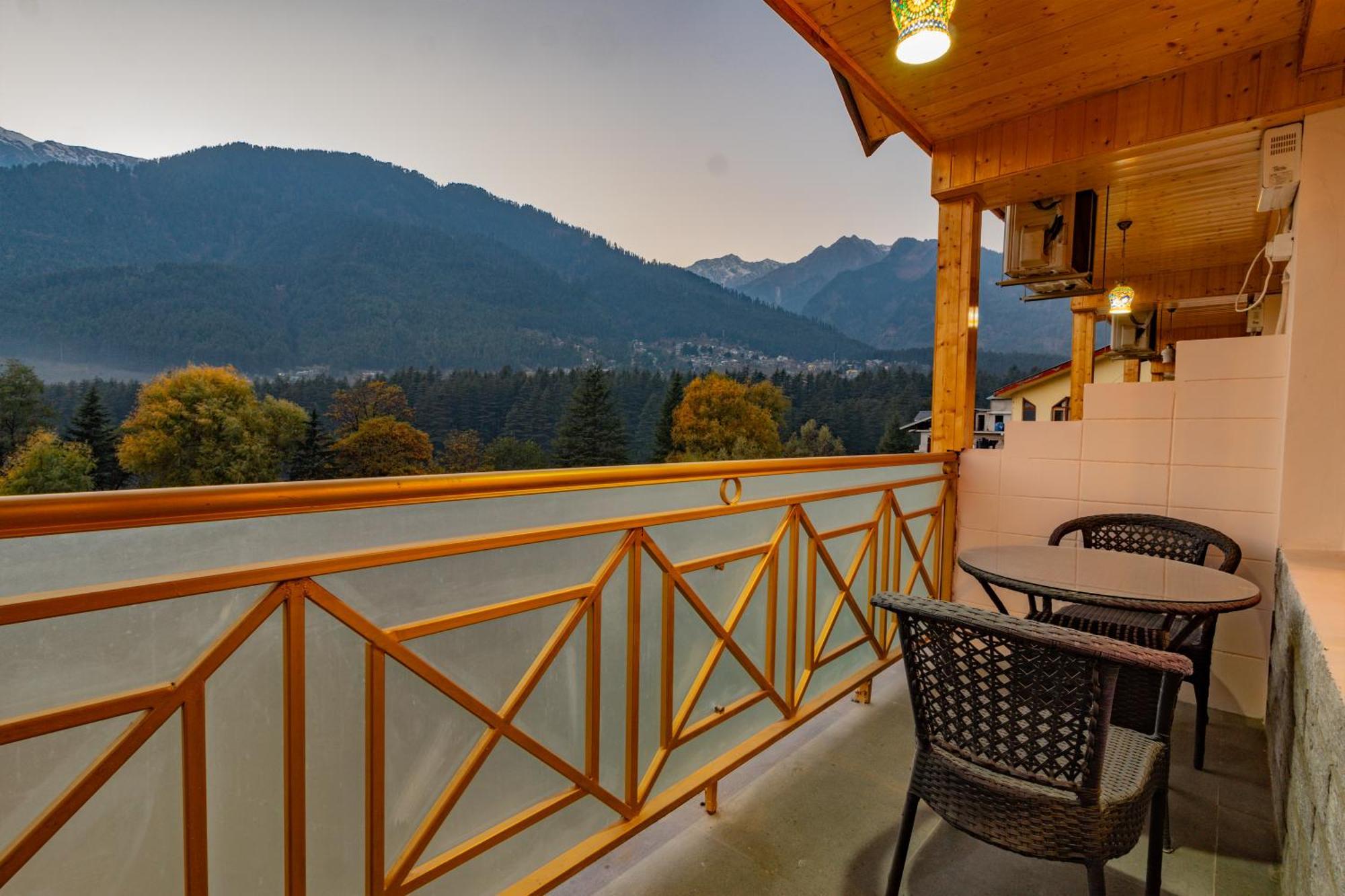 Hill River Resort By West Western Manāli Zewnętrze zdjęcie